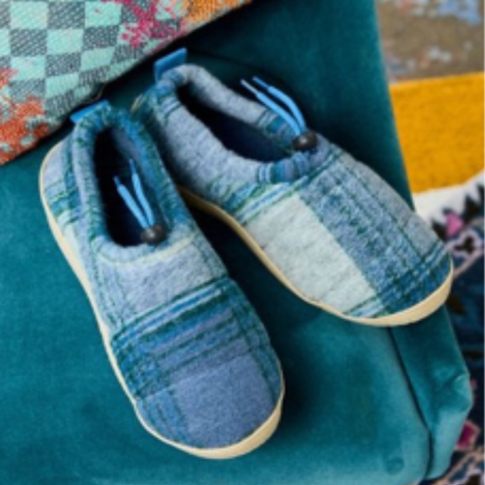 NWT UO Plaid Hard Sole Slippers